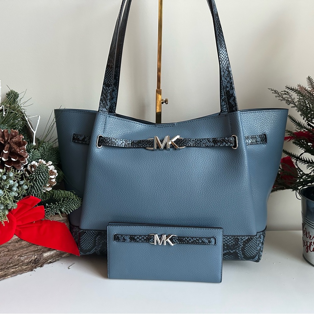 NWT Michael Kors Reed Large Belted Leather Tote with Wallet Denim Blue